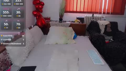 Snapshot of milfdolores chatting on February 27, 8:50 am milfdolores online show from February 27, 8:50 am