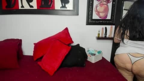 Snapshot of milfhotmature chatting on May 25, 8:09 am laura online show from May 25, 8:09 am