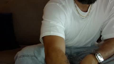 Snapshot of milfloverfl chatting on December 6, 5:33 pm milfloverfl online show from December 6, 5:33 pm