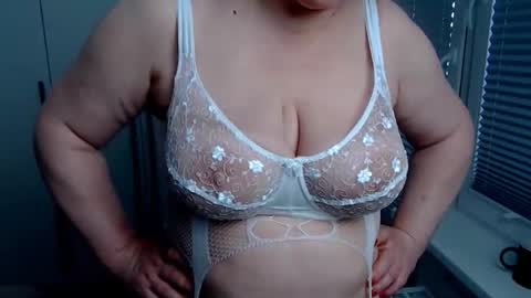 MilfScarlette online show from April 10, 5:34 am