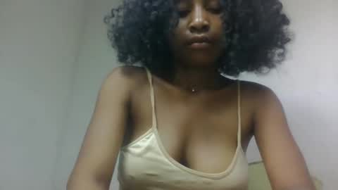 Snapshot of milinasy chatting on February 6, 6:11 pm milinasy online show from February 6, 6:11 pm