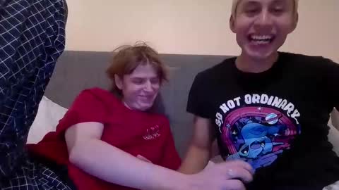 Snapshot of milkand_honey chatting on October 27, 10:03 pm milkand_honey online show from October 27, 10:03 pm