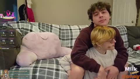 Snapshot of milkandhoneycams chatting on December 21, 10:06 pm MilkandHoney online show from December 21, 10:06 pm