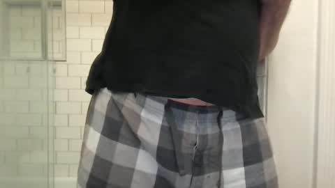 Snapshot of milkitdaddy chatting on December 6, 2:57 am milkitdaddy online show from December 6, 2:57 am