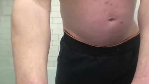 Snapshot of milkitdaddy chatting on February 14, 3:33 am milkitdaddy online show from February 14, 3:33 am