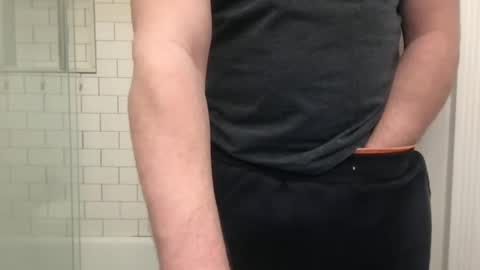 Snapshot of milkitdaddy chatting on February 19, 2:33 am milkitdaddy online show from February 19, 2:33 am