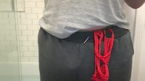 Snapshot of milkitdaddy chatting on February 25, 3:42 am milkitdaddy online show from February 25, 3:42 am