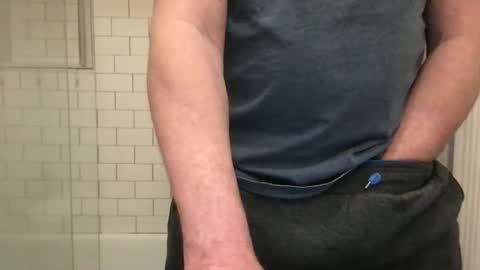 Snapshot of milkitdaddy chatting on March 9, 3:22 am milkitdaddy online show from March 9, 3:22 am