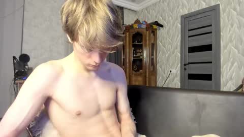 Isaac online show from March 4, 6:25 pm