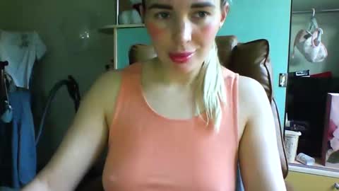 milkmomysss online show from April 5, 2:14 pm