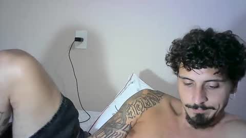 Snapshot of milkoffee chatting on January 7, 2:53 am milkoffee online show from January 7, 2:53 am