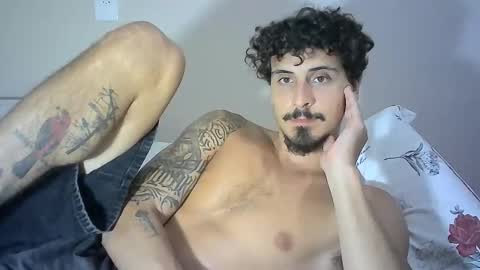 Snapshot of milkoffee chatting on January 8, 1:53 am milkoffee online show from January 8, 1:53 am