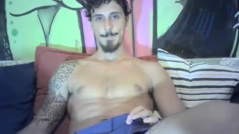 Snapshot of milkoffee chatting on March 8, 10:56 pm milkoffee online show from March 8, 10:56 pm