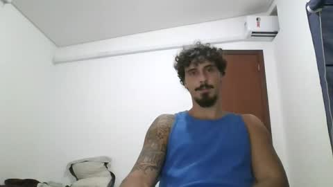 Snapshot of milkoffee chatting on February 5, 4:28 am milkoffee online show from February 5, 4:28 am