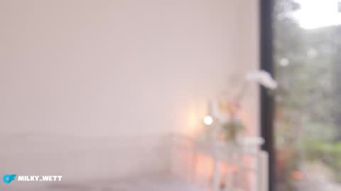 milky_0 online show from March 22, 5:05 pm