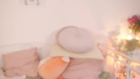 milky_0 online show from April 19, 7:05 pm