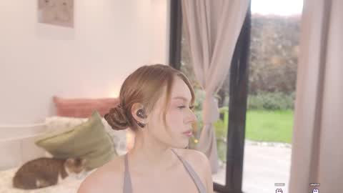 Snapshot of milky_0 chatting on June 6, 7:29 pm milky_0 online show from June 6, 7:29 pm