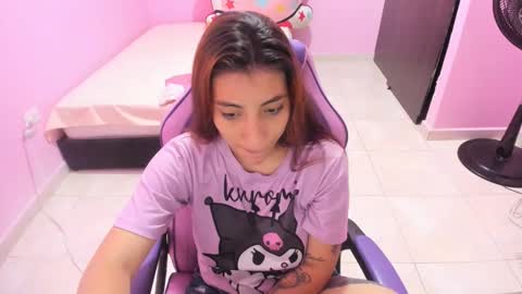 Snapshot of milky__boobs69 chatting on November 15, 12:13 pm vale online show from November 15, 12:13 pm