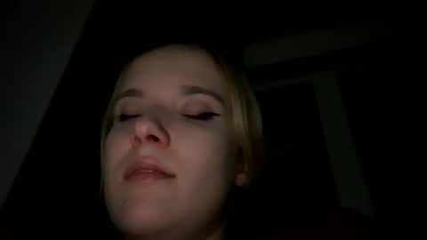 Snapshot of milkybaby269137 chatting on January 1, 1:15 am milkybaby269137 online show from January 1, 1:15 am