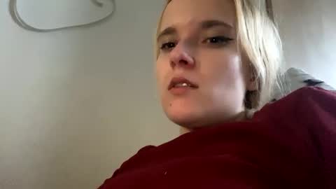 Snapshot of milkybaby269137 chatting on January 1, 7:41 am milkybaby269137 online show from January 1, 7:41 am