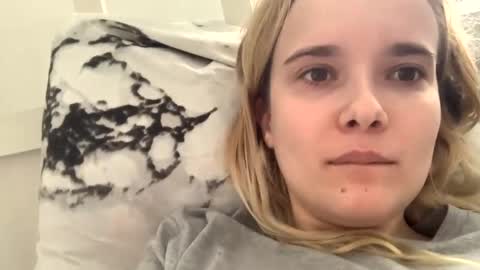 Snapshot of milkybaby269137 chatting on February 17, 9:35 am milkybaby269137 online show from February 17, 9:35 am