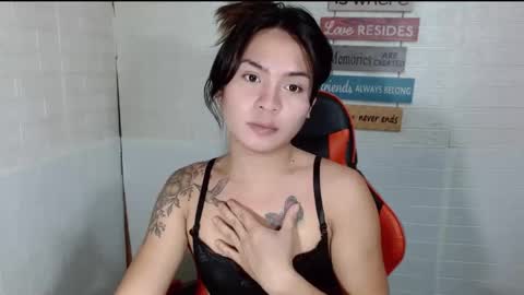 Snapshot of milkycumnel23 chatting on December 13, 3:32 pm NEL 23 online show from December 13, 3:32 pm