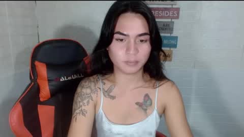 Snapshot of milkycumnel23 chatting on December 20, 12:05 pm NEL 23 online show from December 20, 12:05 pm