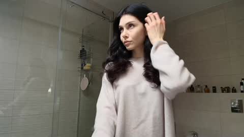 milla bella online show from January 8, 8:55 pm