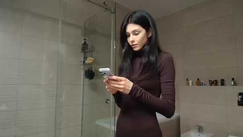 milla bella online show from February 11, 8:14 pm