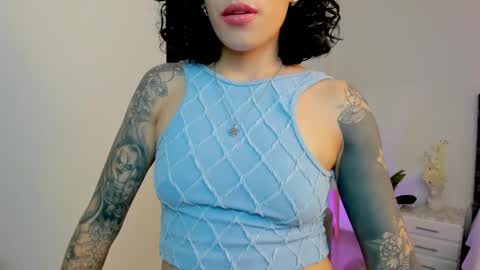 Snapshot of milla_pixxie chatting on December 16, 7:48 am Milagros online show from December 16, 7:48 am