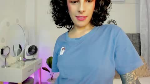 Snapshot of milla_pixxie chatting on December 27, 9:39 am Milagros online show from December 27, 9:39 am