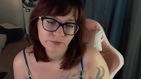 Snapshot of millapoolys chatting on February 21, 7:59 pm Milla online show from February 21, 7:59 pm