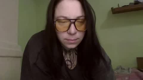 Snapshot of millasourety chatting on February 11, 8:19 am MillaSourety online show from February 11, 8:19 am