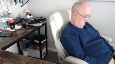 Snapshot of millenium0129 chatting on January 27, 4:33 pm millenium0129 online show from January 27, 4:33 pm