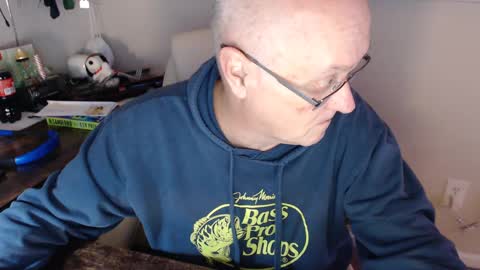 Snapshot of millenium0129 chatting on February 11, 1:41 am millenium0129 online show from February 11, 1:41 am