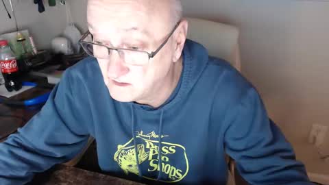 Snapshot of millenium0129 chatting on February 18, 1:10 am millenium0129 online show from February 18, 1:10 am