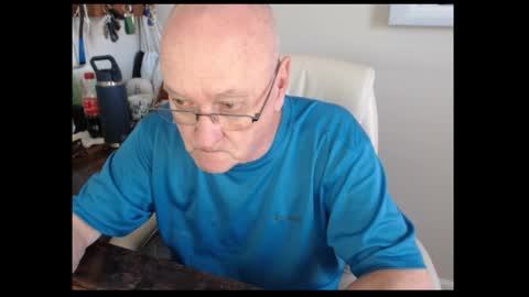 Snapshot of millenium0129 chatting on October 20, 6:19 pm millenium0129 online show from October 20, 6:19 pm