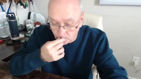 Snapshot of millenium0129 chatting on November 13, 4:50 pm millenium0129 online show from November 13, 4:50 pm