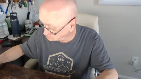 Snapshot of millenium0129 chatting on November 19, 7:03 pm millenium0129 online show from November 19, 7:03 pm