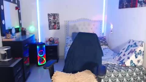 MILLER AND ROSE  online show from April 10, 4:39 am