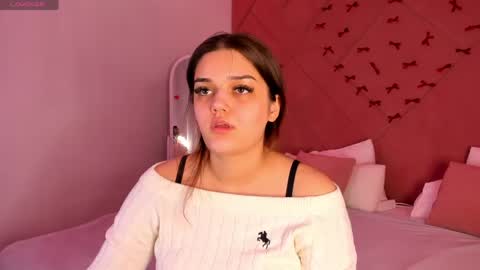 millie_chapmann online show from April 12, 9:14 am