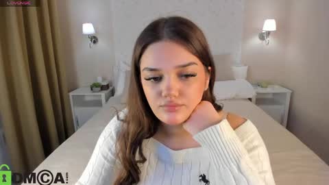 millie_chapmann online show from April 14, 9:15 am