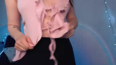 Snapshot of milliedoll chatting on September 23, 4:37 am Millie online show from September 23, 4:37 am