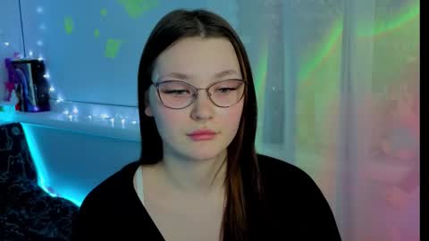 Snapshot of milliedoll chatting on October 9, 10:02 am Millie online show from October 9, 10:02 am