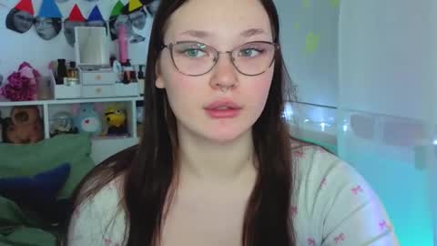 Snapshot of milliedoll chatting on October 24, 6:32 am Millie online show from October 24, 6:32 am