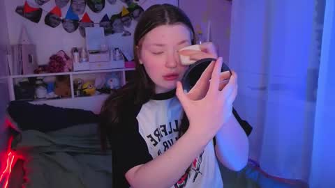 Snapshot of milliedoll chatting on December 19, 3:02 am Millie online show from December 19, 3:02 am