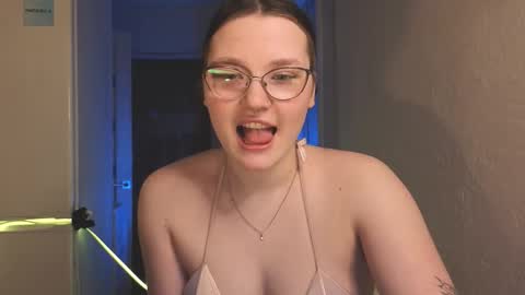 Snapshot of milliedoll chatting on February 5, 5:39 pm Millie online show from February 5, 5:39 pm