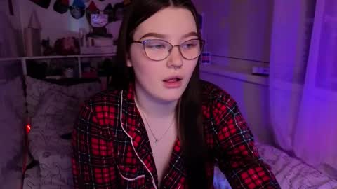 Snapshot of milliedoll chatting on February 11, 2:00 pm Millie online show from February 11, 2:00 pm