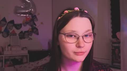 Snapshot of milliedoll chatting on February 20, 7:03 pm Millie online show from February 20, 7:03 pm