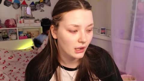 Snapshot of milliedoll chatting on February 24, 10:13 am Millie online show from February 24, 10:13 am